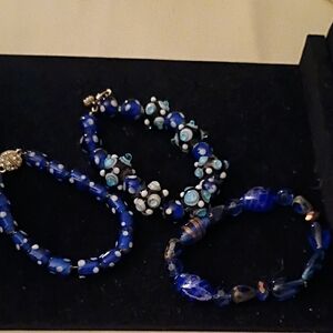 Handmade Blue Glass Beaded Women's Bracelet - Elegant Ocean Tones